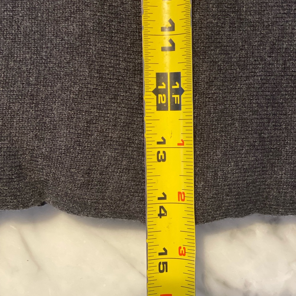 Banana Republic “Down” Poly filled scarf Navy/Grey - Picture 4 of 10